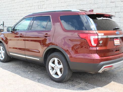 Used 2016 Ford Explorer XLT w/ Equipment Group 202A image 3