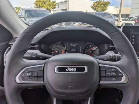Used 2022 Jeep Compass Latitude image 26