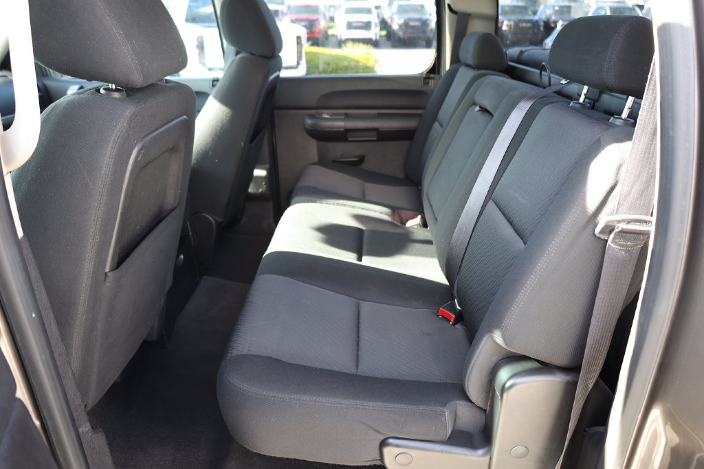 Used 2014 Chevrolet Silverado 2500 LT w/ Interior Plus Package AWD/4WD image 17