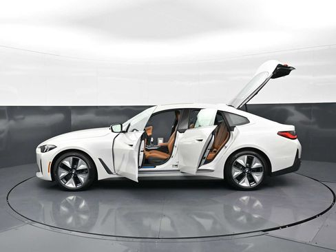New 2026 BMW i4 eDrive40 w/ Premium Package RWD image 36