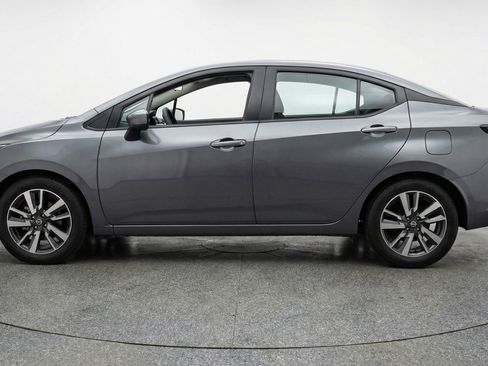 Used 2025 Nissan Versa SV image 5