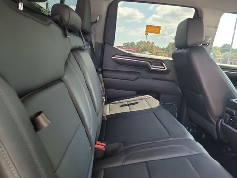 Used 2022 GMC Sierra 1500 SLT AWD/4WD image 26