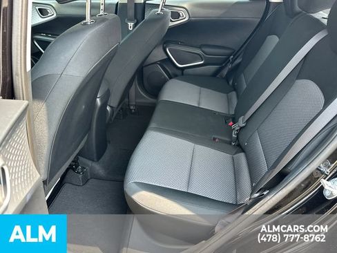 Used 2025 Kia Soul LX w/ LX Technology Package FWD image 23