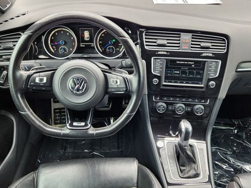 Used 2016 Volkswagen Golf R 4-Door AWD/4WD image 3