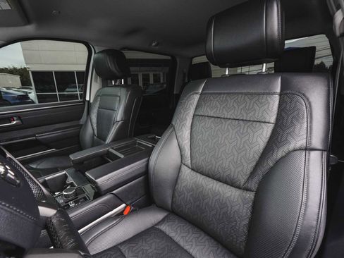 Used 2024 Toyota Tundra Limited image 31