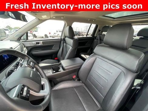 Used 2025 Hyundai Santa Fe Limited image 10
