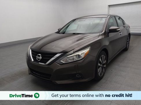 Used 2017 Nissan Altima 2.5 SL w/ Moonroof Package image 1