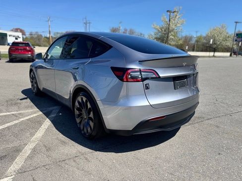 Used 2024 Tesla Model Y Performance AWD/4WD image 4