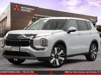 New 2025 Mitsubishi Outlander SE video 1