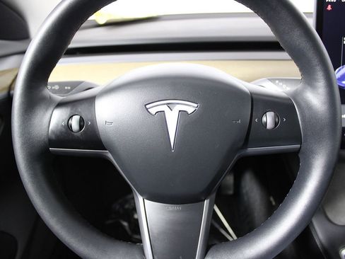 Used 2021 Tesla Model 3 Standard Range Plus image 13