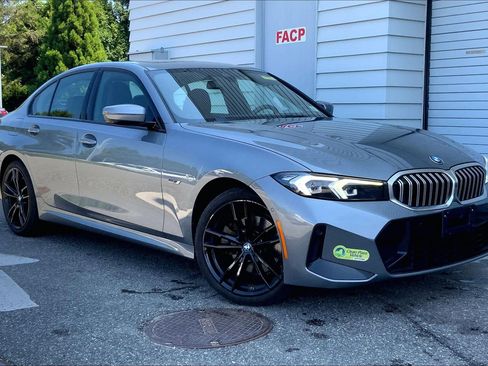 Used 2023 BMW 330e xDrive w/ M Sport Package AWD/4WD image 9