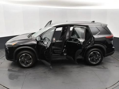 Used 2025 Nissan Rogue SV FWD image 7