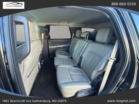Used 2019 Ford Expedition XLT w/ Equipment Group 202A RWD image 22