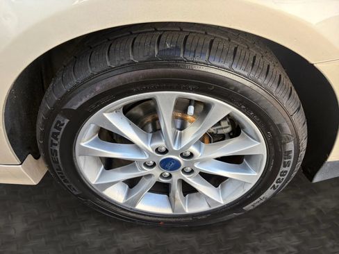 Used 2017 Ford Fusion SE w/ Fusion SE Technology Package FWD image 40