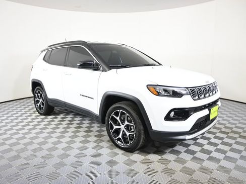 Used 2024 Jeep Compass Limited AWD/4WD image 8