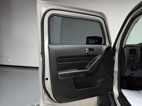 Used 2007 HUMMER H3 AWD/4WD image 21