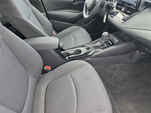 Used 2022 Toyota Corolla LE image 20