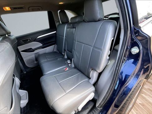 Used 2015 Toyota Highlander Plus AWD/4WD image 23