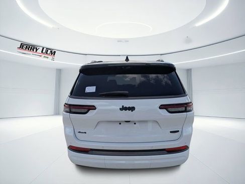New 2026 Jeep Grand Cherokee L Summit w/ Obsidian Package AWD/4WD image 4