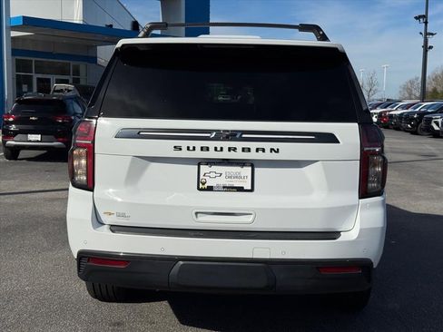 Used 2022 Chevrolet Suburban Z71 w/ Z71 Off-Road Package image 4