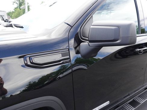Used 2023 GMC Sierra 1500 Elevation w/ LPO, Elevation Black Package AWD/4WD image 7