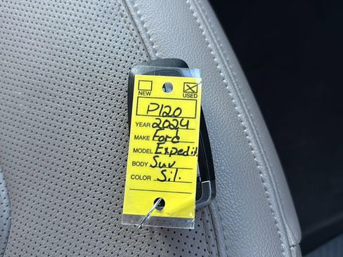 Used 2024 Ford Expedition Max Limited image 25