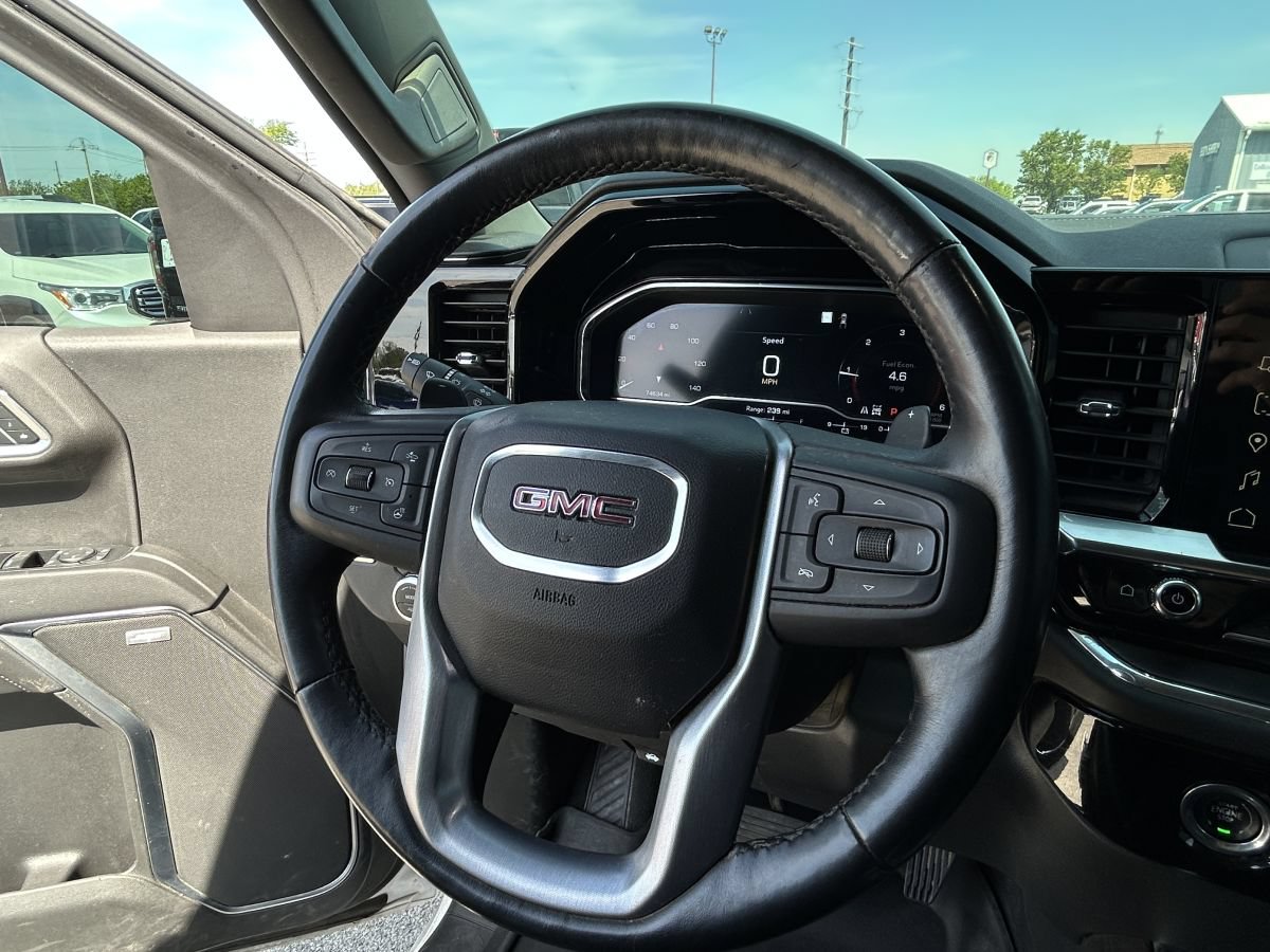 Used 2023 GMC Sierra 1500 SLT w/ SLT Premium Package AWD/4WD image 8