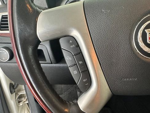 Used 2013 Cadillac Escalade EXT Premium AWD/4WD image 17