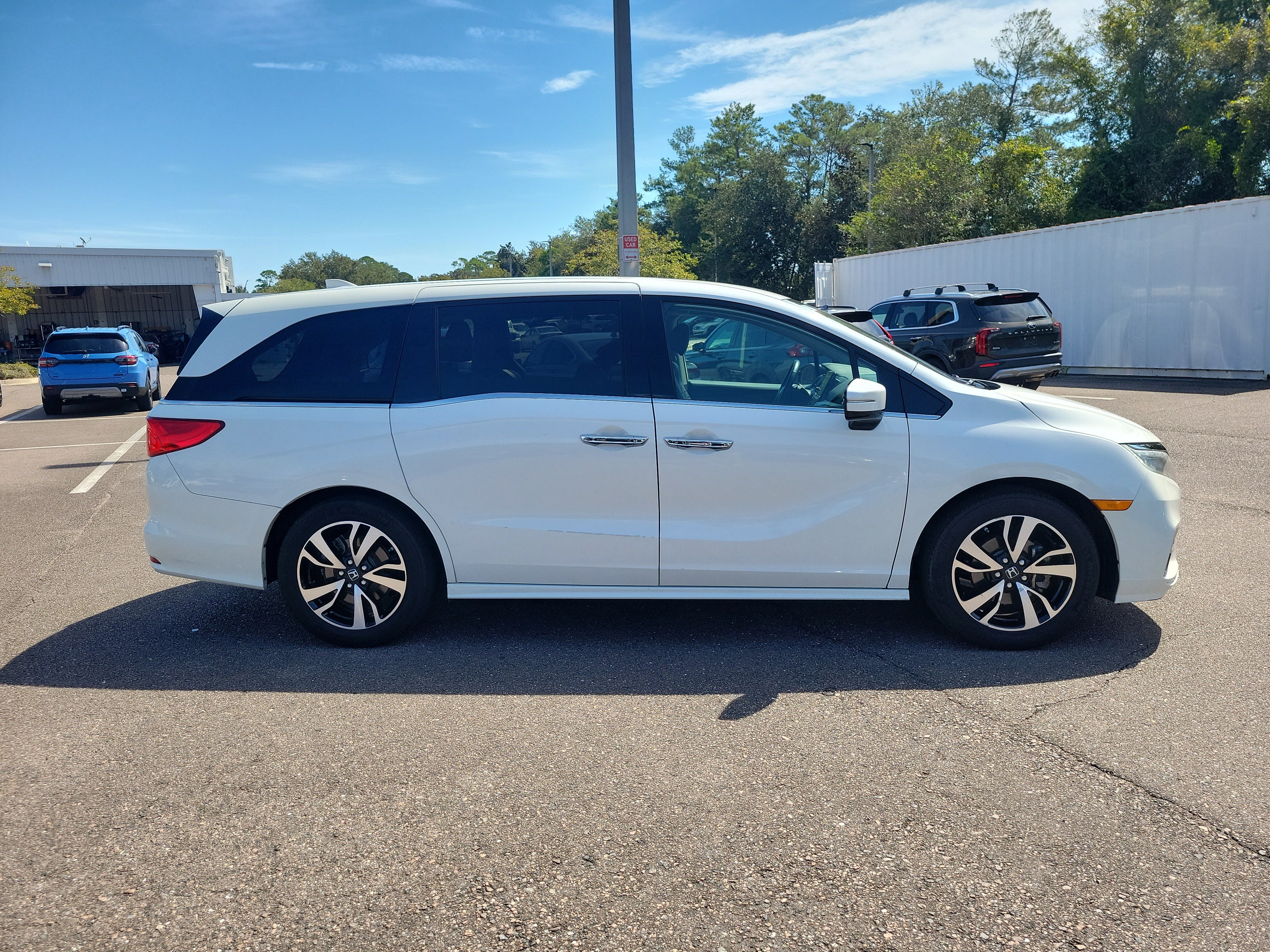 Used 2018 Honda Odyssey Elite image 6