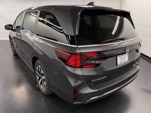 New 2026 Honda Odyssey EX-L image 3