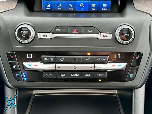 Used 2020 Ford Explorer Platinum w/ Premium Technology Package AWD/4WD image 37