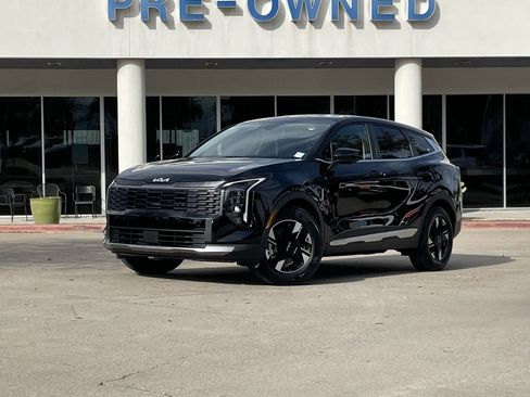 Used 2026 Kia Sportage LX image 2