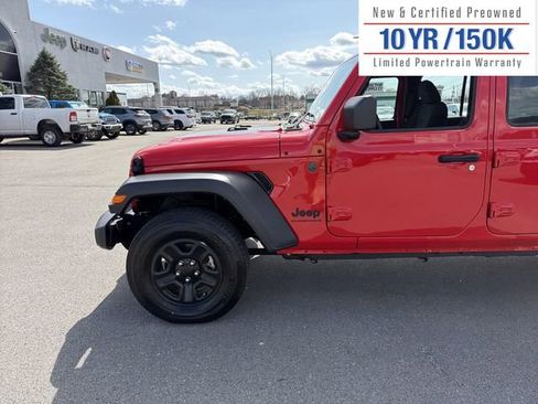Used 2024 Jeep Gladiator Sport image 11
