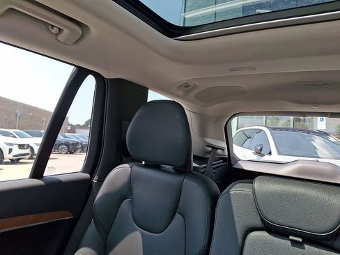 Certified 2023 Volvo XC90 B6 Plus w/ Protection Package Premier AWD/4WD image 12