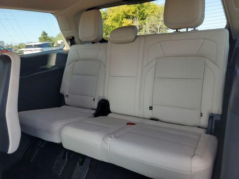 New 2027 Lincoln Navigator Reserve w/ Jet Appearance Package AWD/4WD image 31
