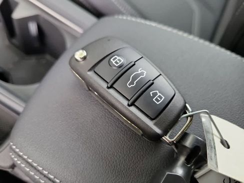 New 2025 Audi Q3 2.0T Premium image 20