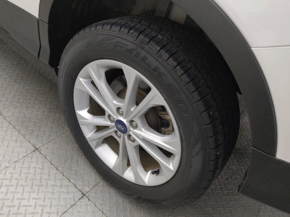 Used 2019 Ford Escape SE FWD image 31