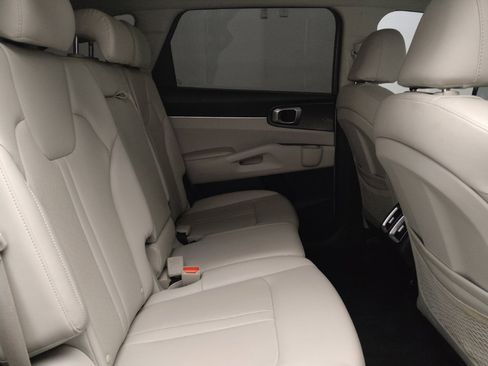 Used 2022 Kia Sorento S w/ Panoramic Sunroof Package image 19