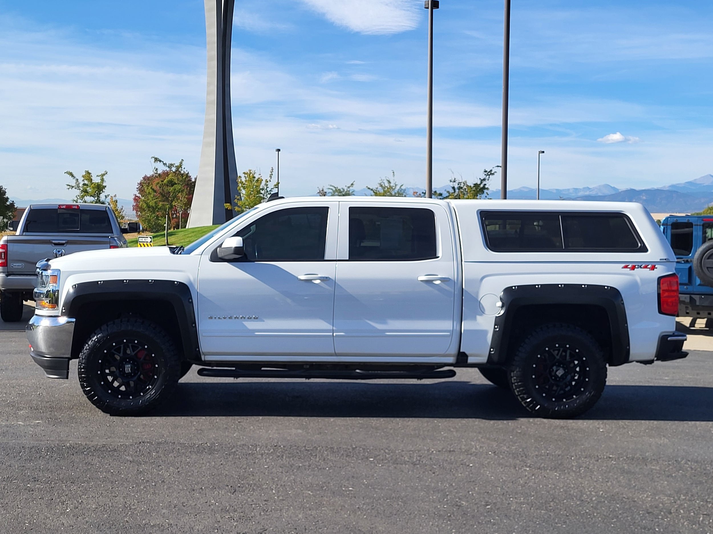 Used 2018 Chevrolet Silverado 1500 LT AWD/4WD image 5
