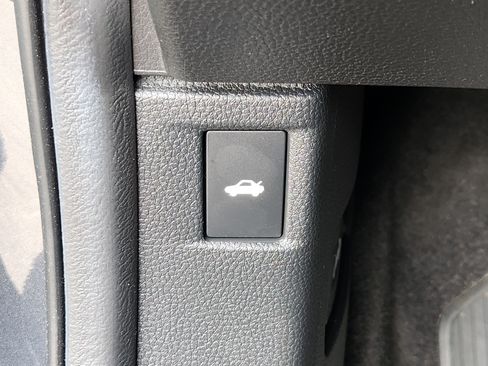 Certified 2024 Honda Accord EX image 25