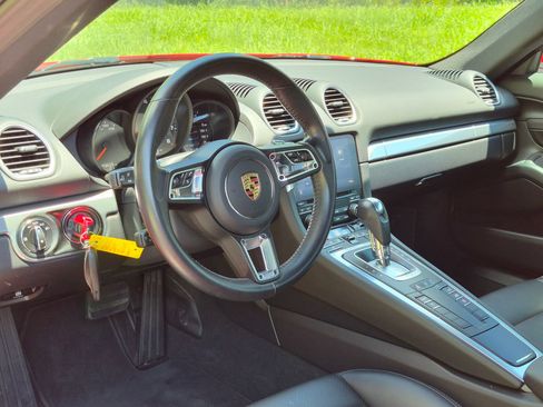 Certified 2020 Porsche 718 Cayman RWD image 4