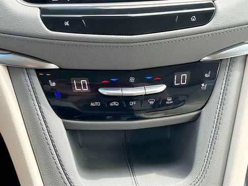 Used 2025 Cadillac XT5 Premium Luxury w/ Technology Package AWD/4WD image 21