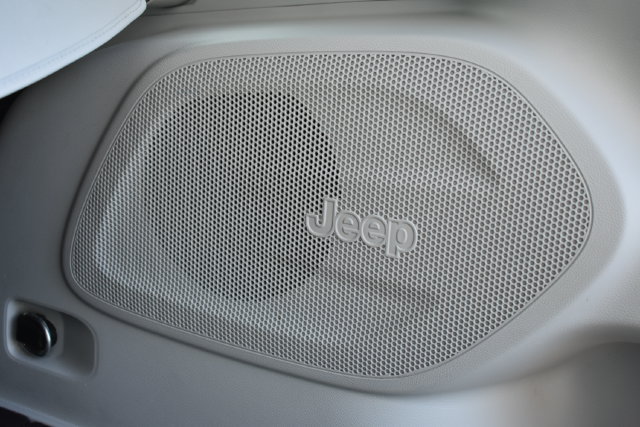Used 2021 Jeep Cherokee Limited w/ Sun & Sound Group AWD/4WD image 42