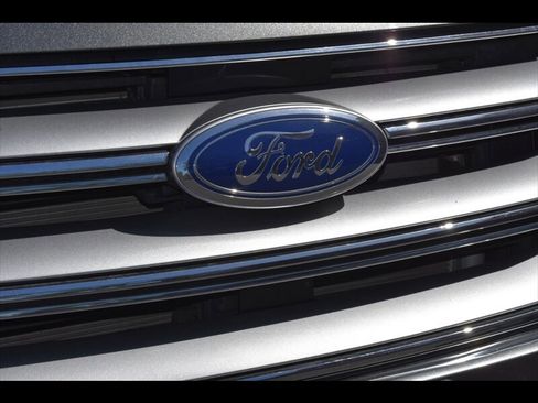 Used 2016 Ford Edge Titanium image 45