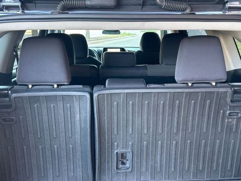 Used 2022 Toyota Highlander LE image 9