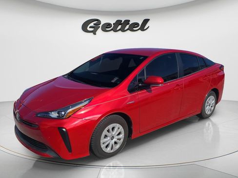 Certified 2020 Toyota Prius LE FWD image 1