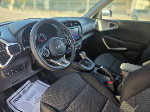 Used 2022 Kia Soul LX w/ Technology Package FWD image 17