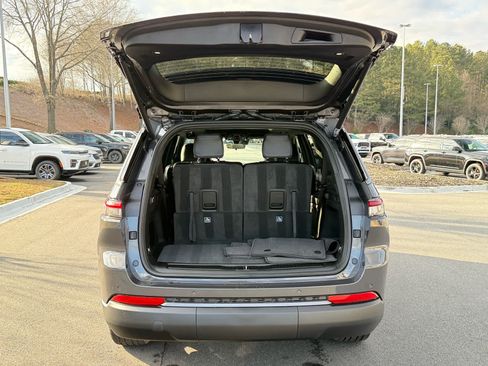 New 2026 Jeep Grand Cherokee L Limited w/ Limited Altitude Package AWD/4WD image 31