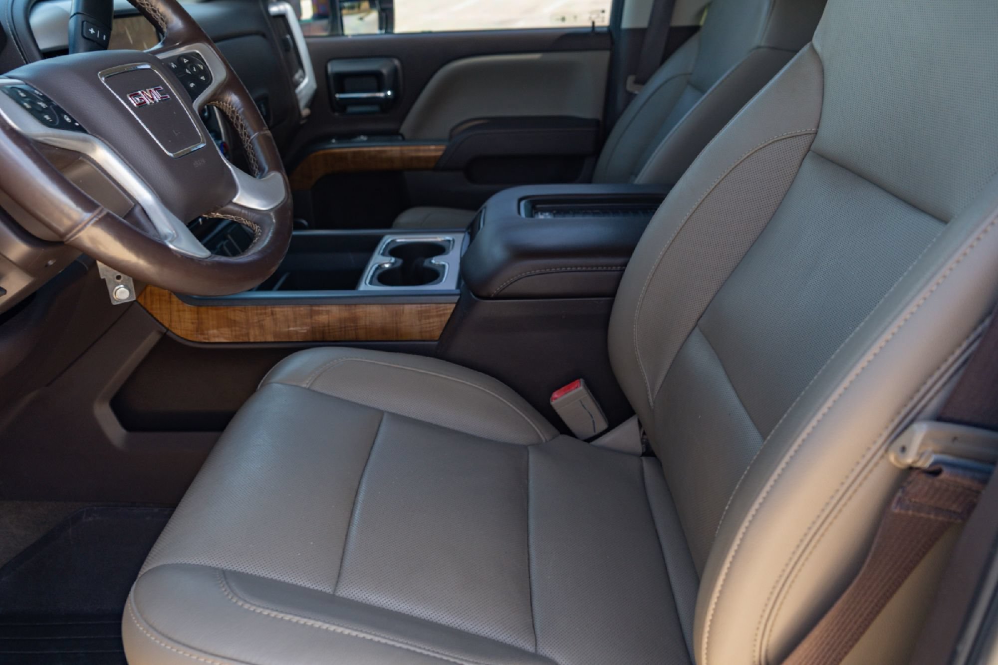Used 2018 GMC Sierra 1500 SLT AWD/4WD image 9