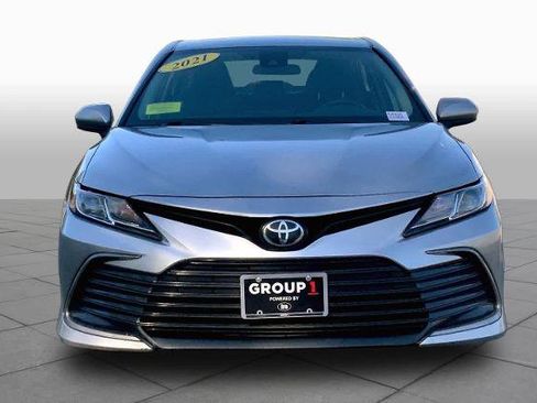 Used 2021 Toyota Camry LE FWD image 4